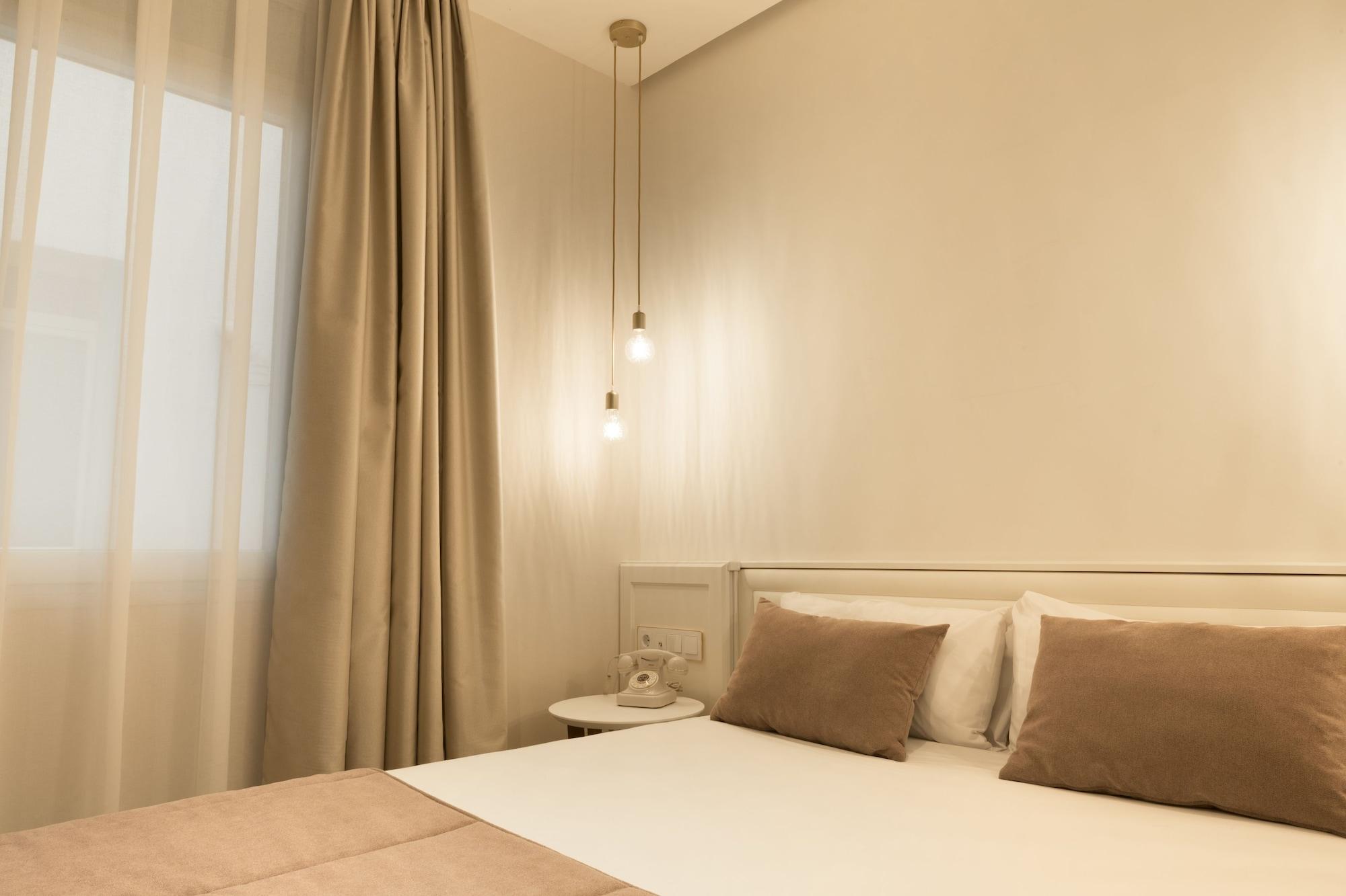ไอคอน บีซีเอ็น บาย เปอตี พาเลซ Hotel บาร์เซโลนา ภายนอก รูปภาพ